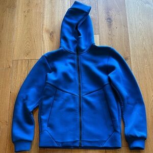 Oakley Men's Performance Jacket in Vibrant Blue